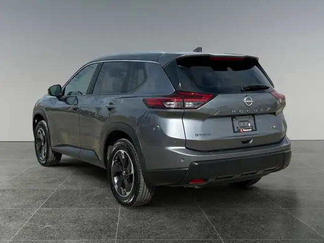 2025 Nissan Rogue SV / AWD - Photo 4