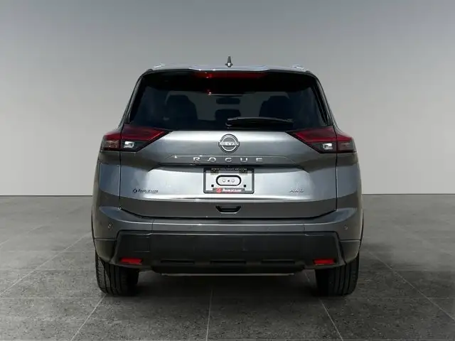 2025 Nissan Rogue SV / AWD - Photo 5