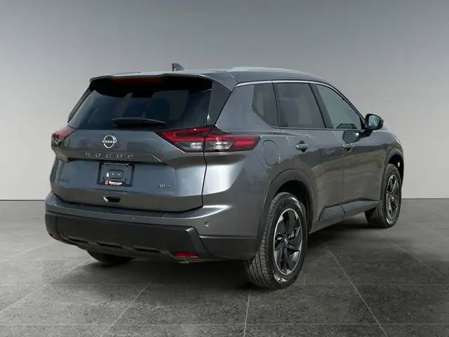 2025 Nissan Rogue SV / AWD - Photo 7