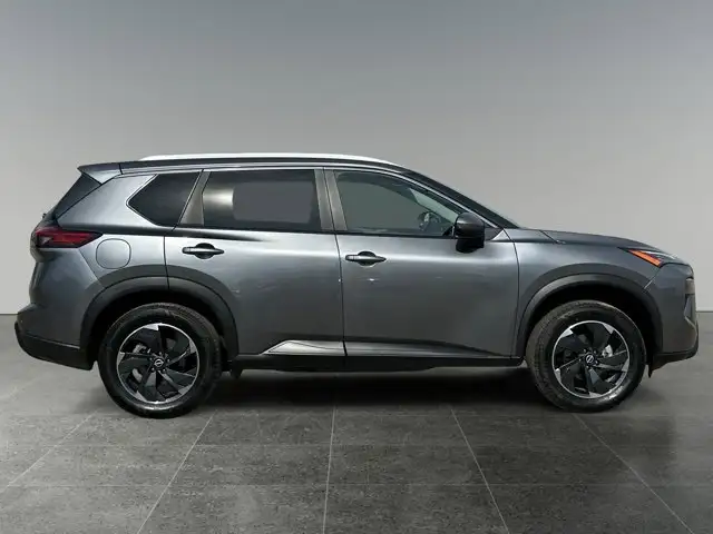 2025 Nissan Rogue SV / AWD - Photo 8