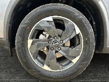 2025 Nissan Rogue SV / AWD - Photo 11