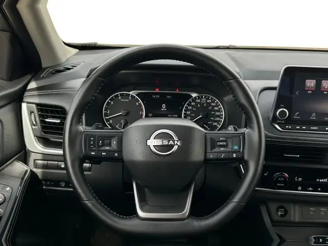 2025 Nissan Rogue SV / AWD - Photo 12