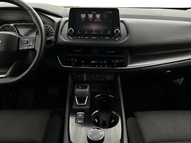 2025 Nissan Rogue SV / AWD - Photo 15