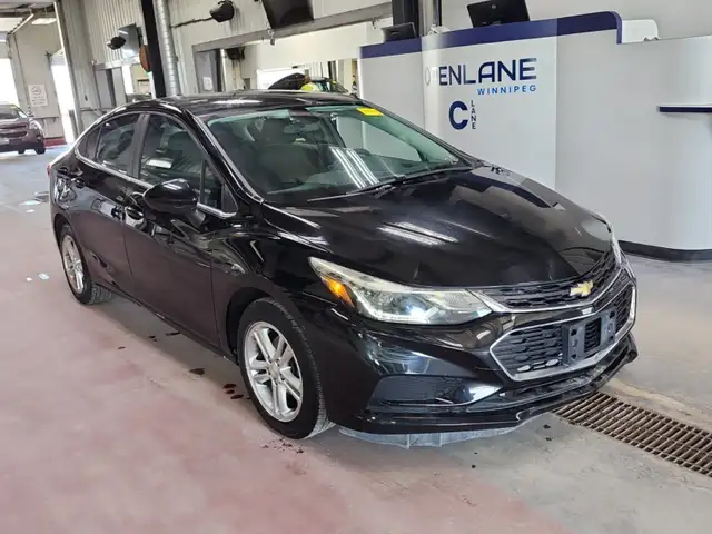 2017 Chevrolet Cruze 4dr Sdn 1.4L LT w/1SD - Photo 2