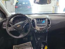 2017 Chevrolet Cruze 4dr Sdn 1.4L LT w/1SD - Photo 6