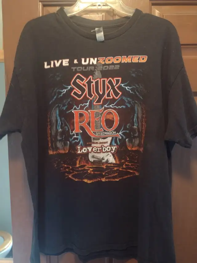 2022 Styx REO Loverboy concert tee-shirt size XL - Photo 5