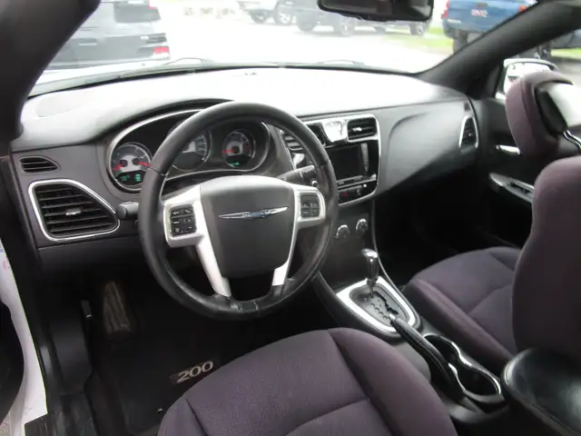 Chrysler 200 2dr Conv Touring Touring 2012 - Photo 5