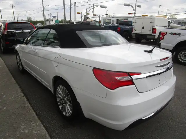 Chrysler 200 2dr Conv Touring Touring 2012 - Photo 12