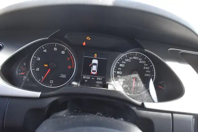 2011 Audi A4 2.0T Sedan quattro Tiptronic - Photo 9