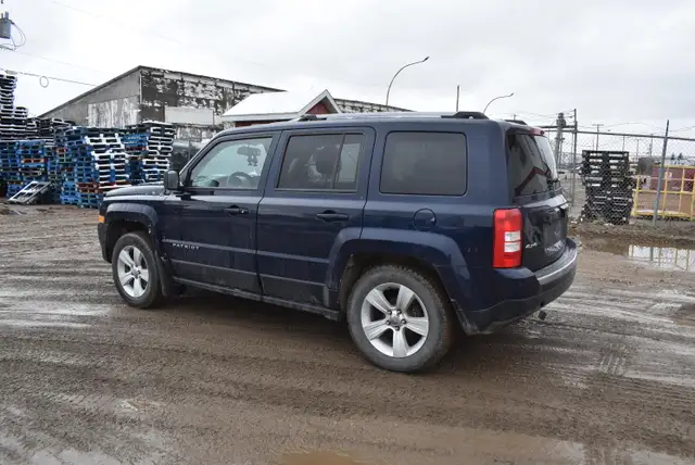 2016 Jeep Patriot Sport 4WD - Photo 2