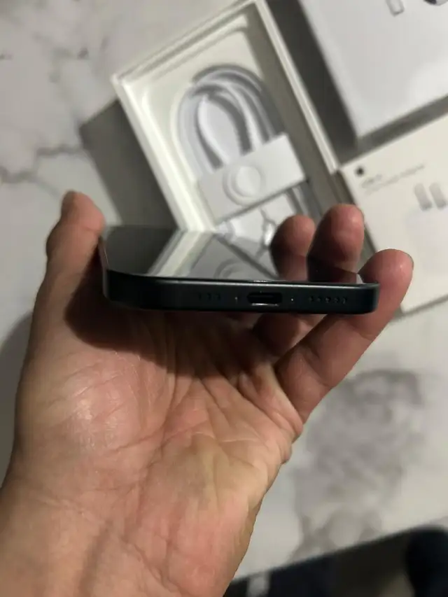 iPhone 16 128gb 94% battery Airpods/Charger Set/Delivery - Photo 2