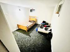 Bsement for rent - Photo 3