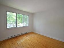 NDG 2nd floor- Spacious Open 4 1/2 with washer and dryer CDN-NDG - Photo 4