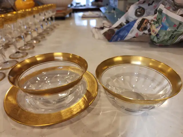 Magnifiques coupes pour dessert, vin ou shaps - Bordures en or - Photo 3