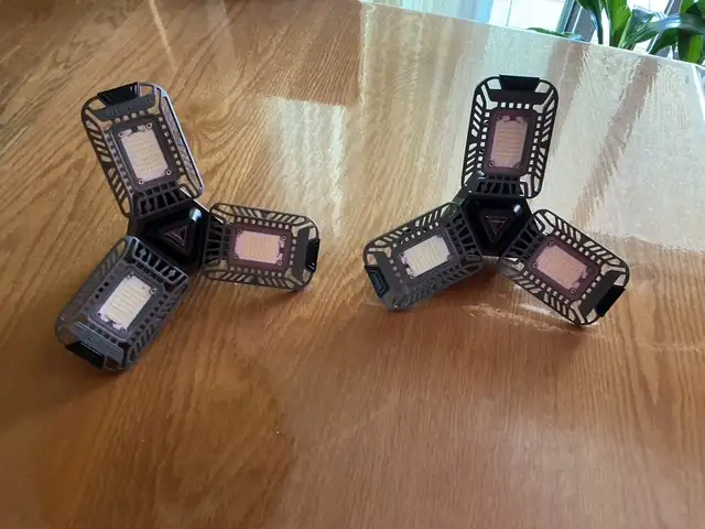 Bell   Howell Plafonnier TriBurst - 2 sets neufs pour intérieur