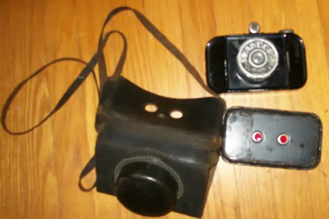 Antique Cameras .CA 1950.