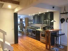 Charming Victorian House Spacious 1 Bedroom Apt. - Photo 3