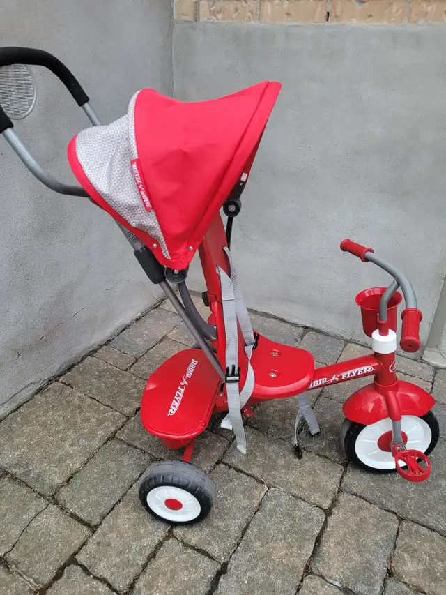 POUCETTE TRICYCLE  RADIO FLYER  COMME NEUF