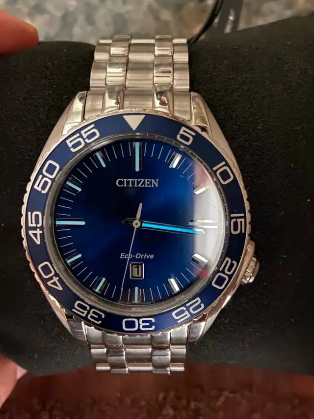 Brand new men’s Citizen Eco Drive blue dial 42 mm. $300. - Photo 8