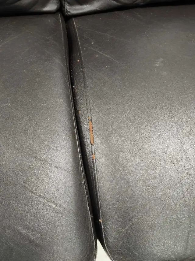 Black faux leather couch - Photo 3