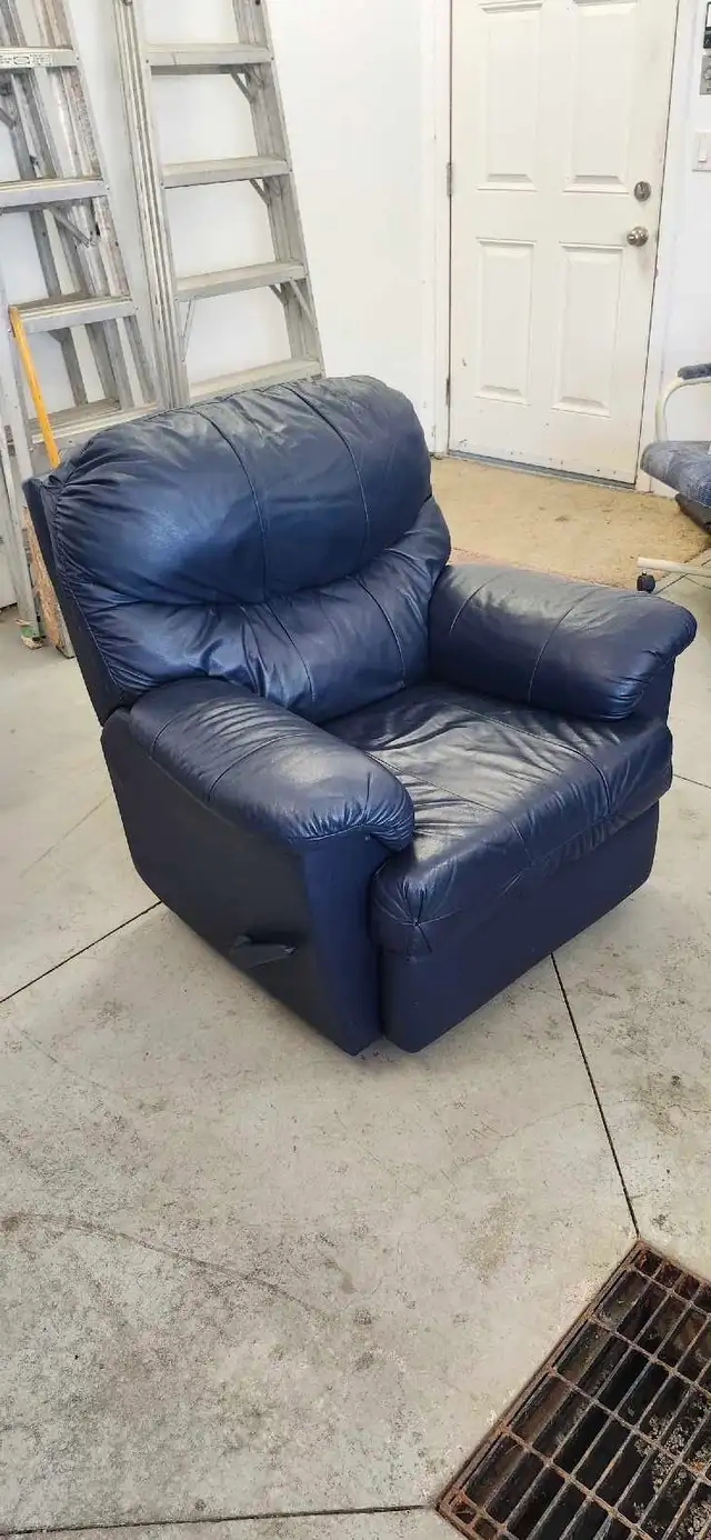 Blue leather couch with recliner chair - Photo 2