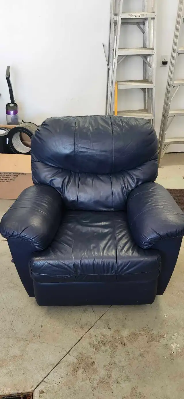 Blue leather couch with recliner chair - Photo 3
