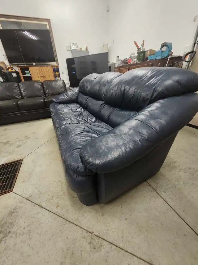 Blue leather couch with recliner chair - Photo 4