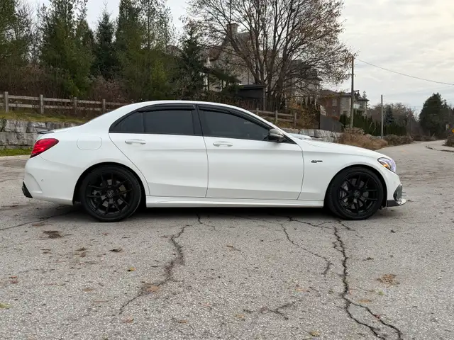 2017 Mercedes-Benz C 43 metallic white exterior black interior - Photo 8