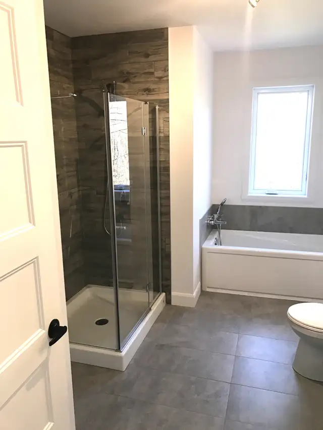 Superbe 5 ½ style CONDO Farnham – Thermopompe & 2 Stationnements - Photo 3