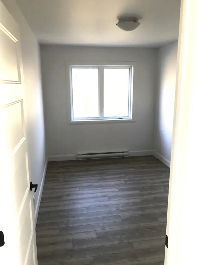 Superbe 5 ½ style CONDO Farnham – Thermopompe & 2 Stationnements - Photo 4