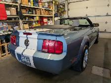 Mustang décapotable V6 Premium - Photo 6