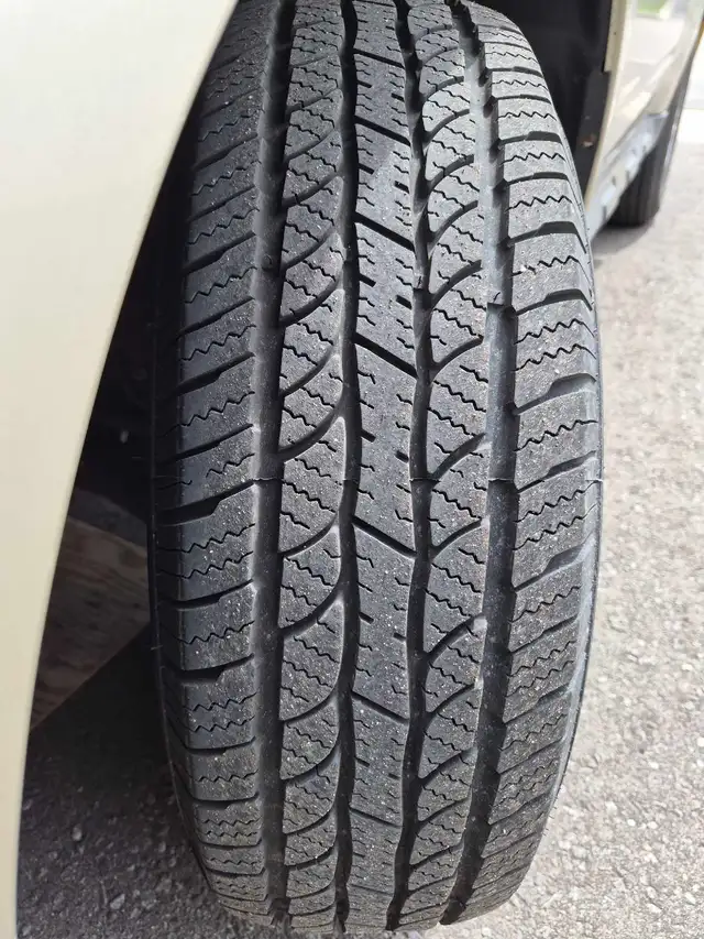 2010 Ford Escape XLT 3.0L V6 – Mississauga - Photo 6
