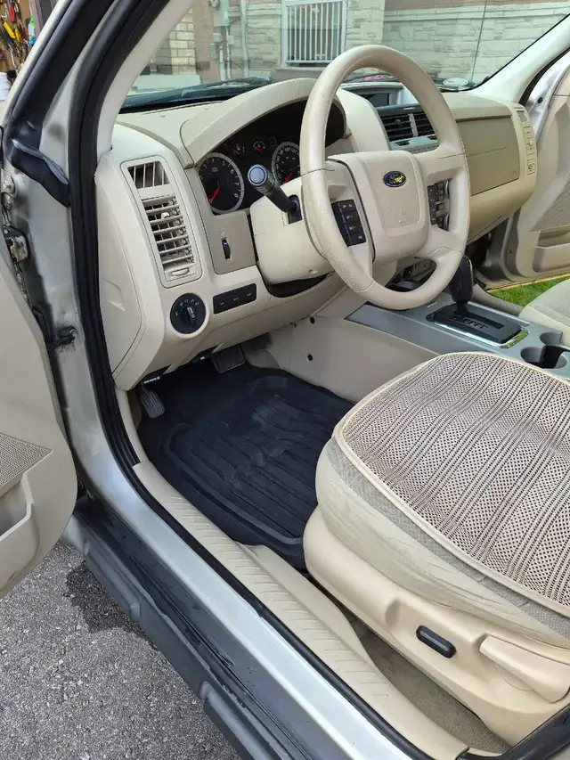 2010 Ford Escape XLT 3.0L V6 – Mississauga - Photo 9