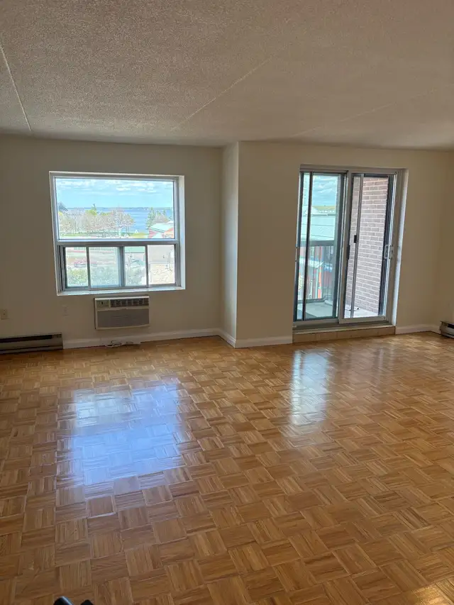 Water view, 2 bedroom condo for rent - Photo 4