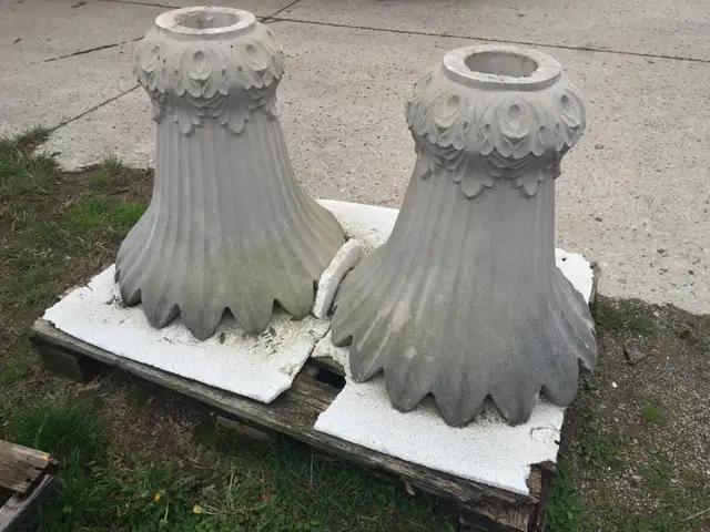 GARDEN URNS - MADE IN ENGLAND