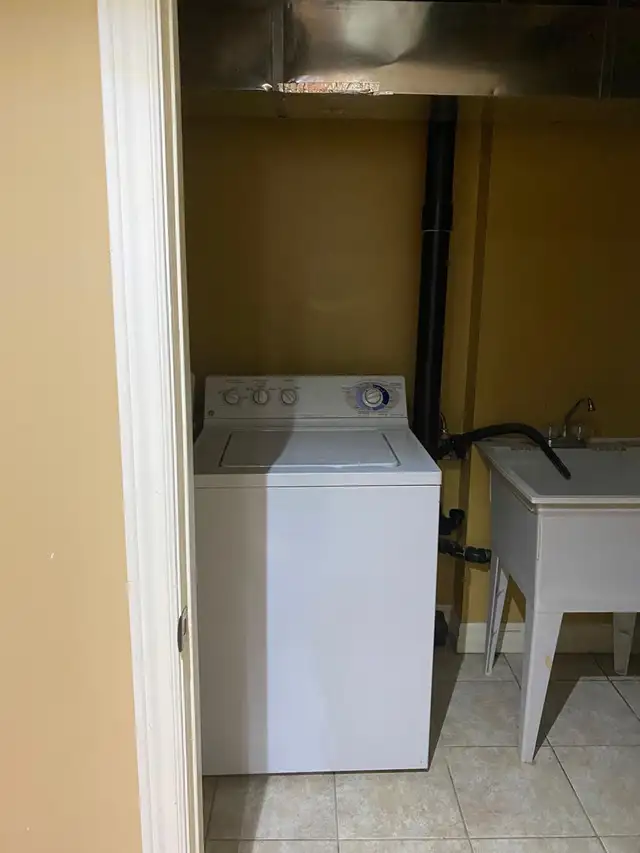 2 Bedrooms legal basement for rent- inclusive of all utilities - Photo 7