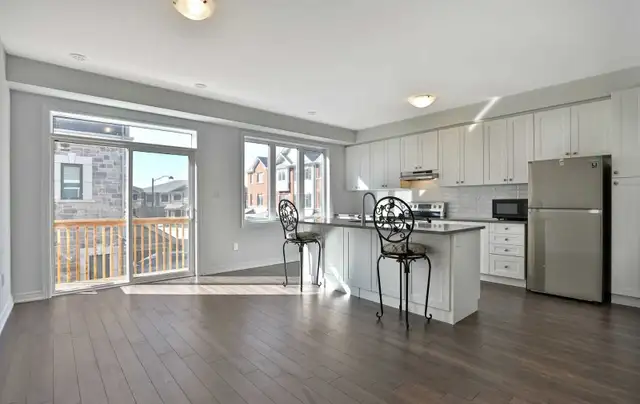 Room For Rent - Photo 3