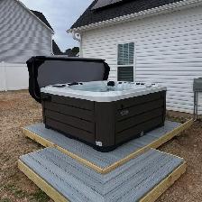 3 PUMP BENCH HOT TUB