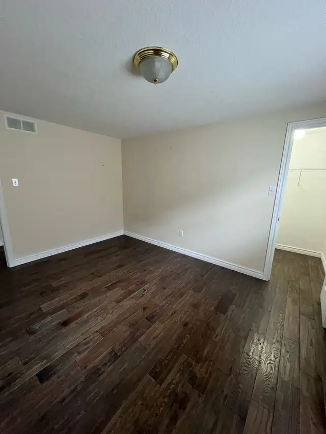 Room for Rent - Photo 6