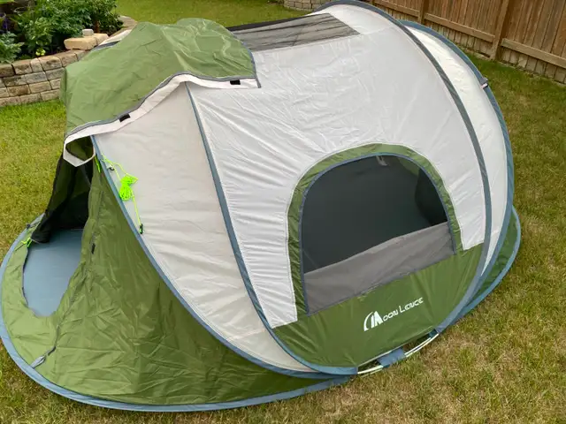 New, never used, 4 person Moon Lense Easy Pop-up Tent - Photo 2