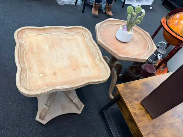Brand New Modern tray base accent side table Special $59 - Photo 4
