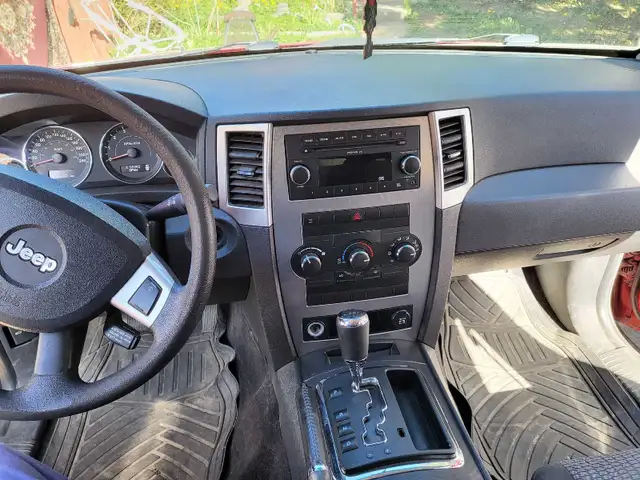 2009 Jeep Grand Cherokee - Photo 4