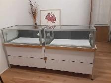Commercial desk