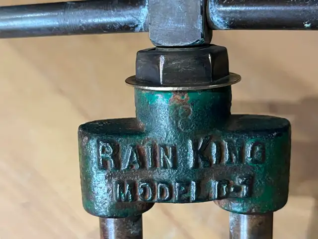 Vintage 1932 Rain King Model 1 sprinkler - Photo 7