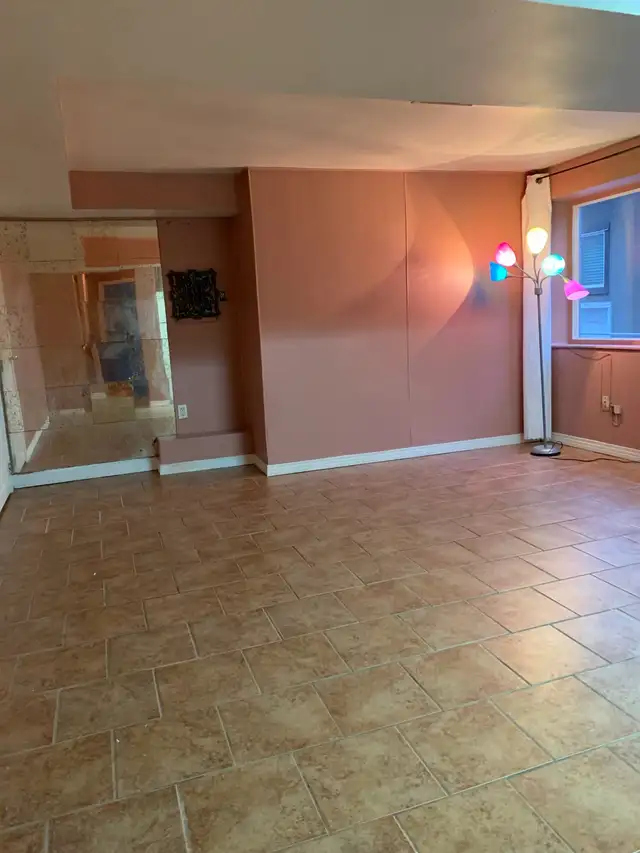 Furnished room