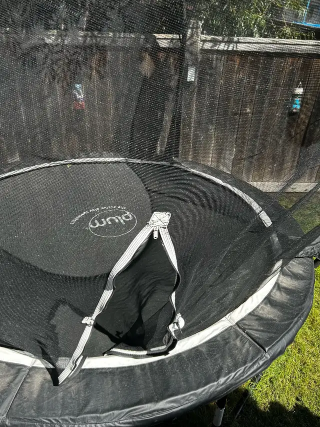 10’ Trampoline - Photo 2