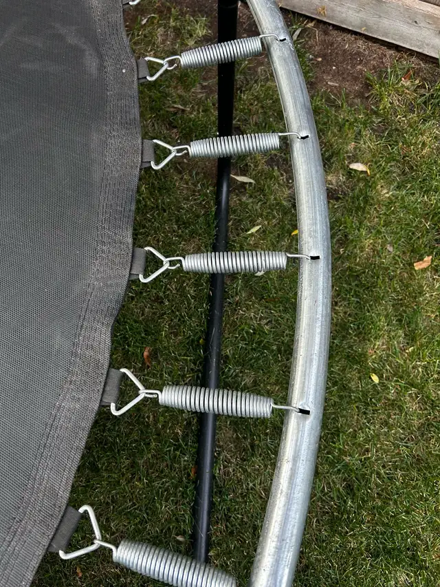 10’ Trampoline - Photo 5