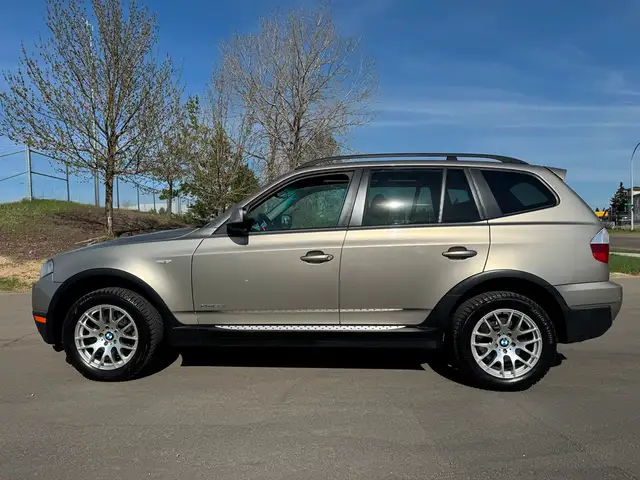 2010 BMW X3 AWD 30i = CLEAN CAR FAX - Photo 2