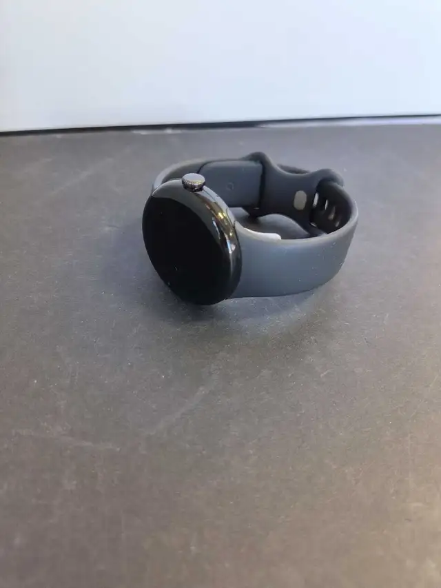 1st gen Google Pixel Watch - Photo 2