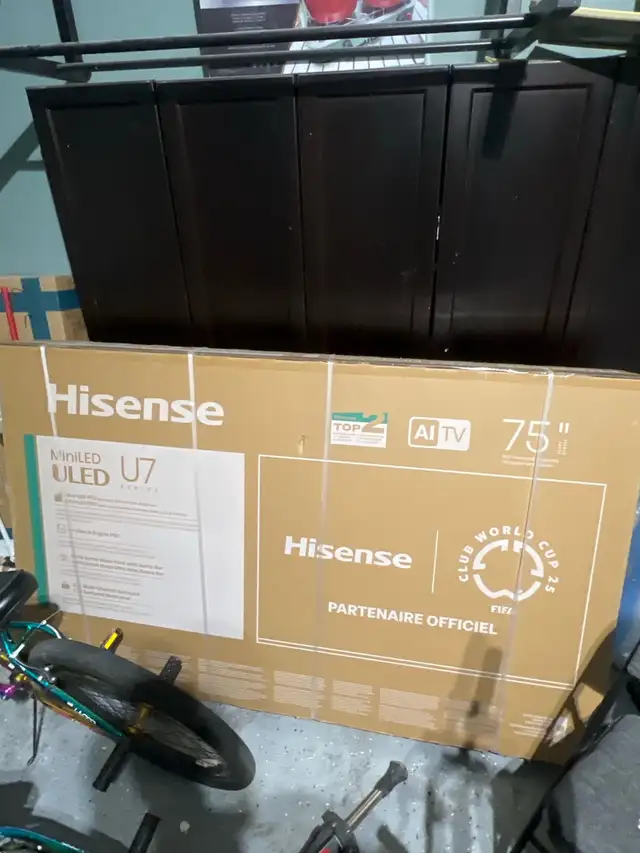 75 inch Hisense TV - Photo 2